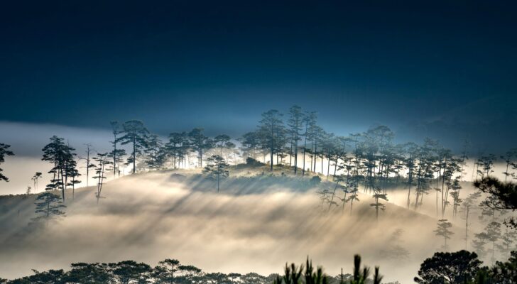 foggy-morning-hills-8k-ea-5120×2880